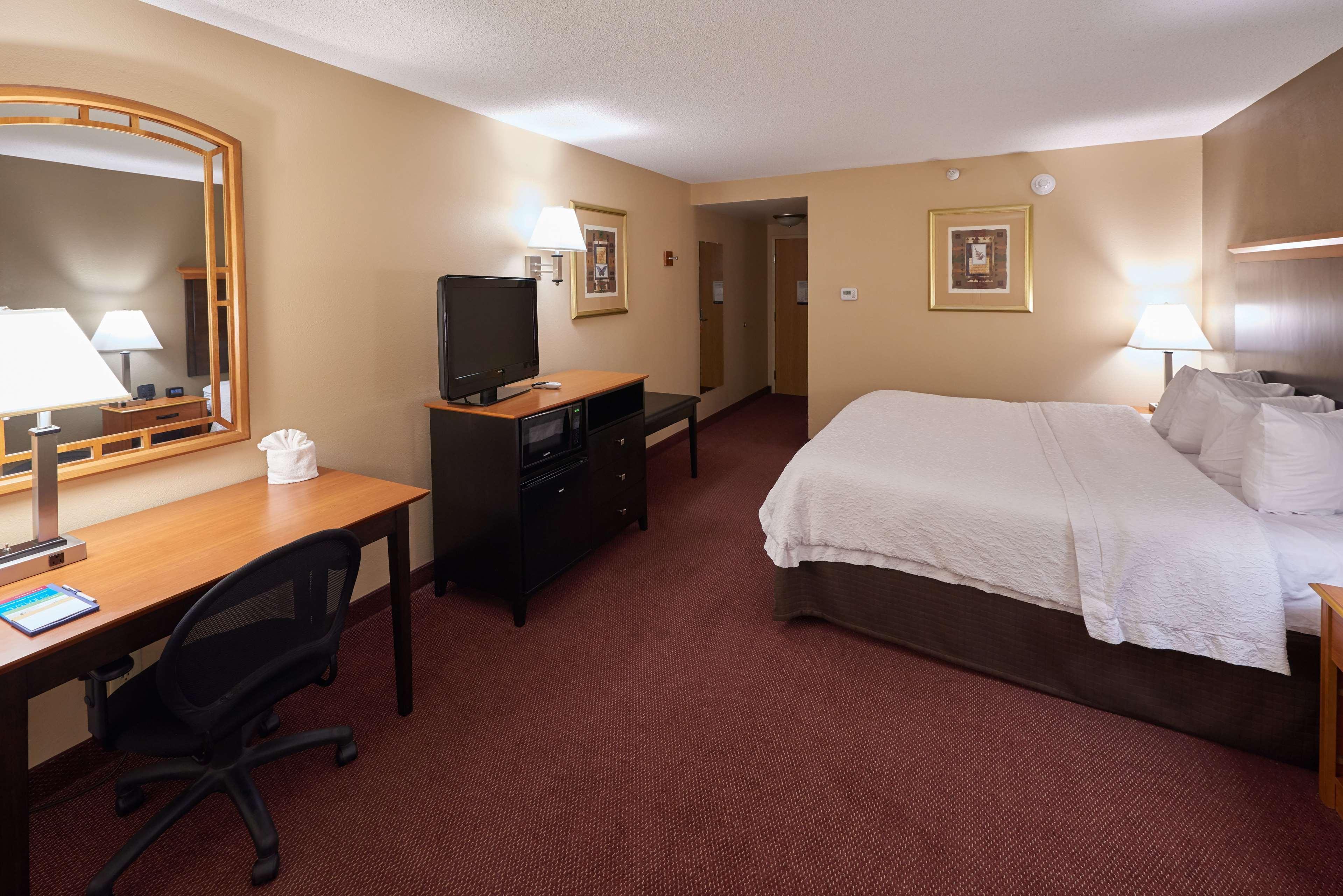 Hampton Inn Massillon Bagian luar foto