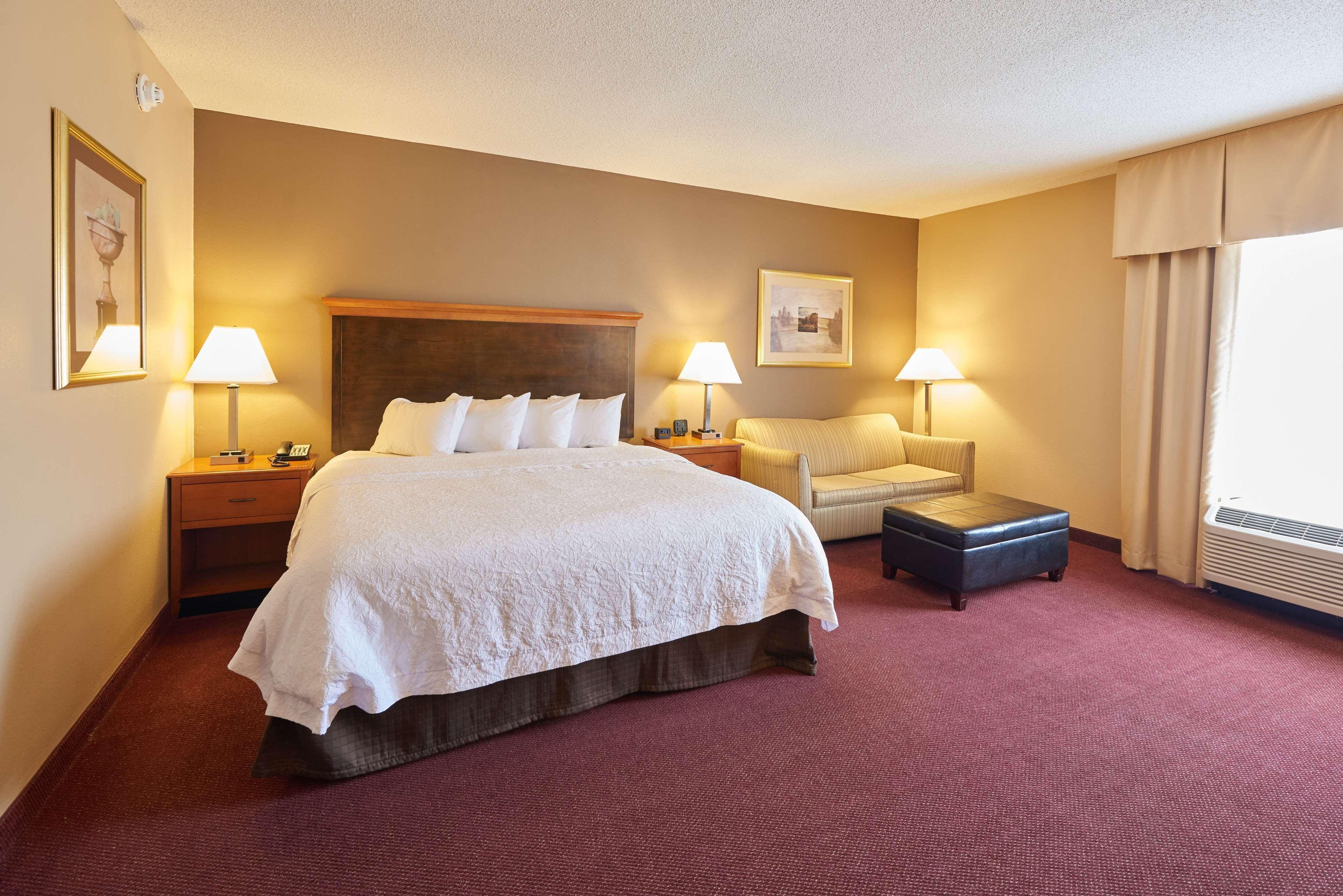 Hampton Inn Massillon Bagian luar foto