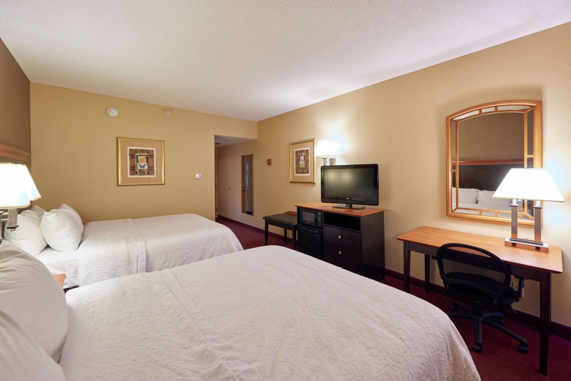 Hampton Inn Massillon Bagian luar foto